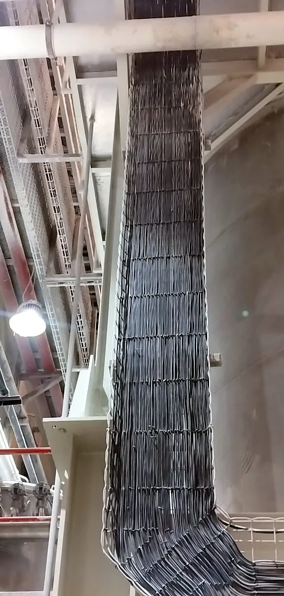 Vertical cable run